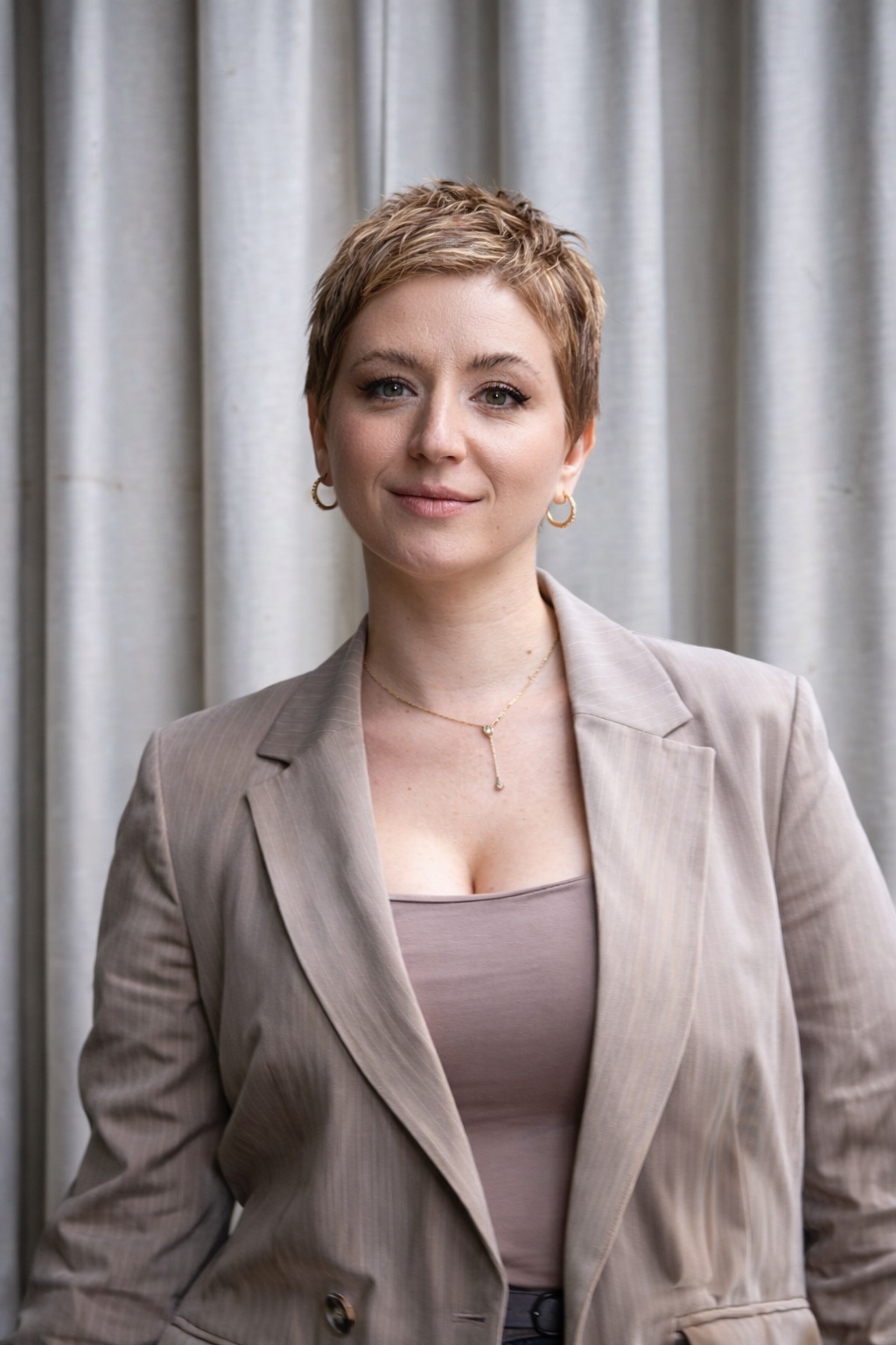 Rébecca Vignon souriante, fondatrice et directrice artistique